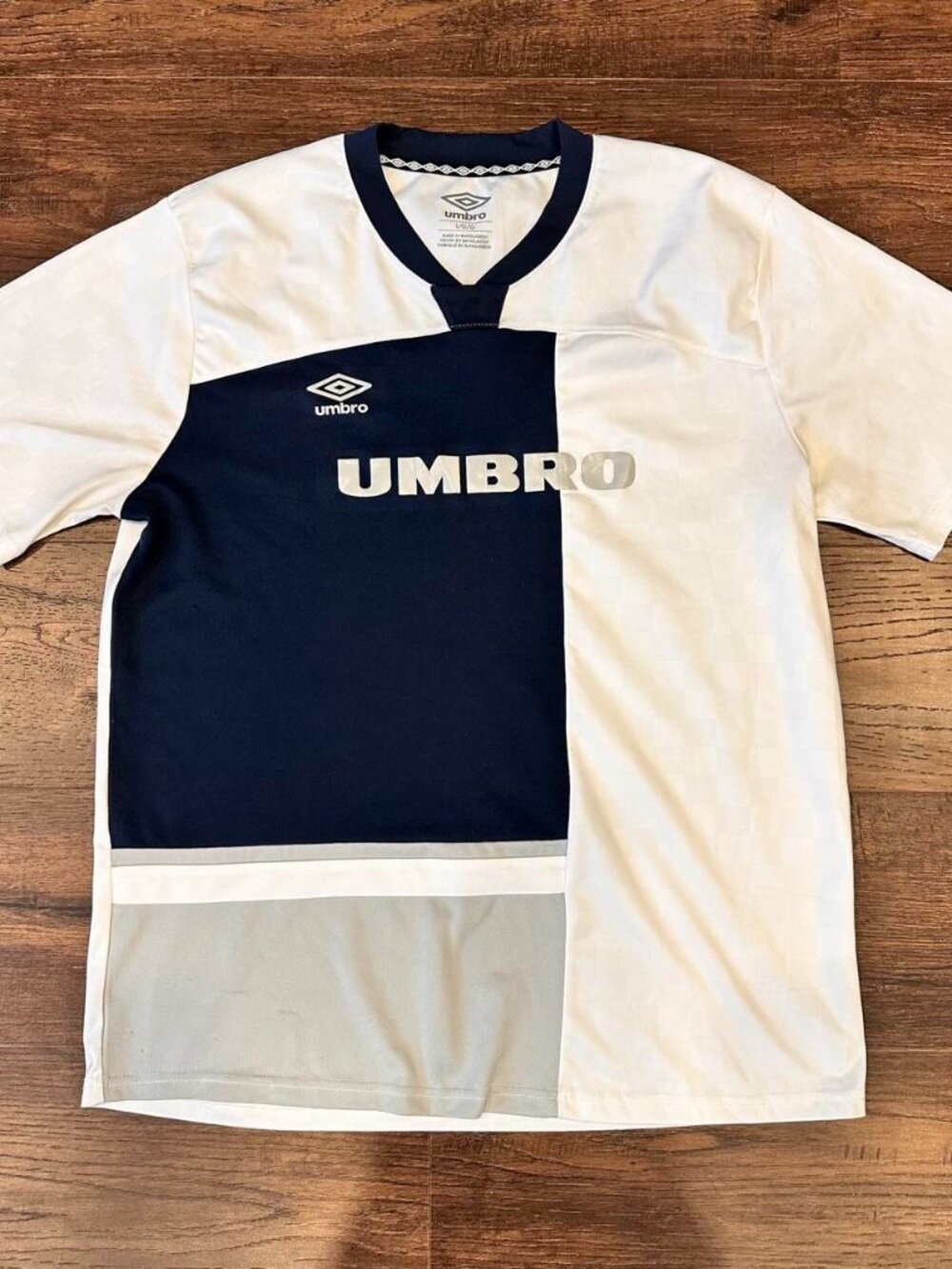Umbro Standard 22 Color Block Retro Soccer Jersey Large
